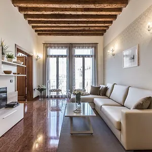 https://ca-del-monastero-1.hotelslidodijesolo.com